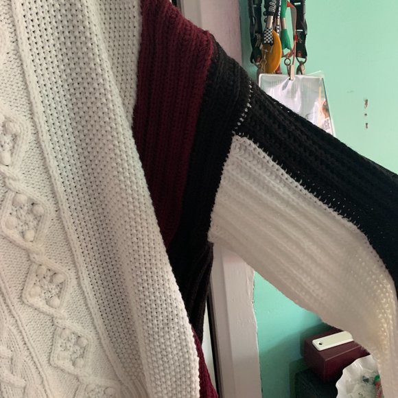 F21 Colour block Turtleneck Knit Sweater - Picture 4 of 6